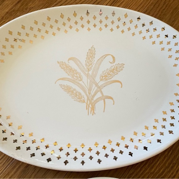 “Golden Wheat” pattern Homer Laughlin Dinnerware - Picture 2 of 6